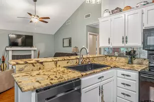 201 Elmwood Ln, Holly Lake Ranch, TX 75765 - Photo 6