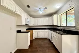 1601 Arlington Dr, Corsicana, TX 75110 - Photo 4