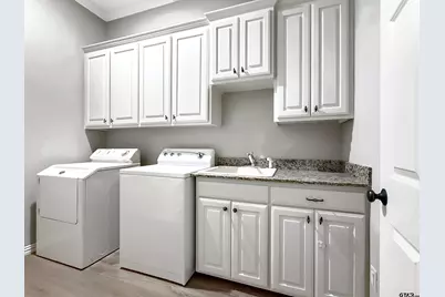 2138 Evansburg Ln, Tyler, TX 75703 - Photo 10