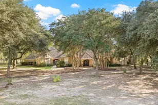 201 Country Club Dr, Mt Pleasant, TX 75455 - Photo 2