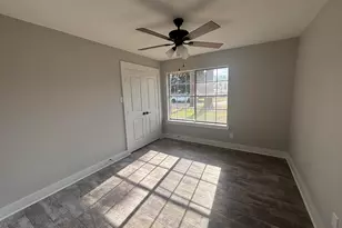 206 Park Ln, Pittsburg, TX 75686 - Photo 2