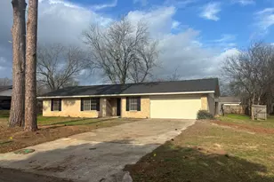 206 Park Ln, Pittsburg, TX 75686 - Photo 1