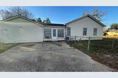 1402 Academy, Tyler, TX 75701 - Photo 14