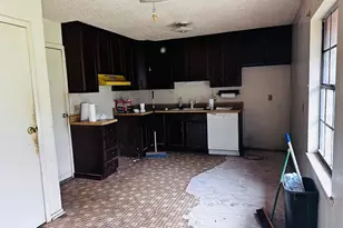 1503 N Queen, Palestine, TX 75803 - Photo 2