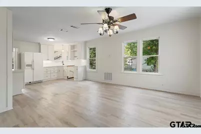 107 Mallory St, Lindale, TX 75771 - Photo 12