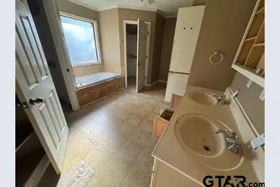 330 Francis St, Hawkins, TX 75765 - Photo 10