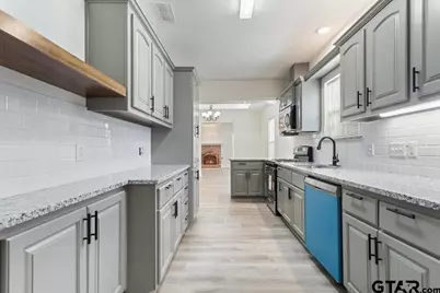 1704 E Houston St, Tyler, TX 75702 - Photo 12