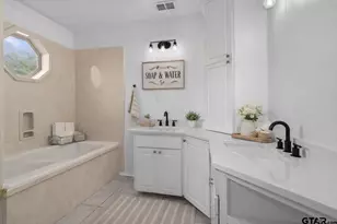 627 W 2nd St, Tyler, TX 75701 - Photo 14