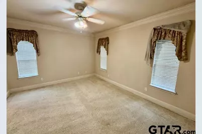 1911 Hollyglen, Tyler, TX 75703 - Photo 14