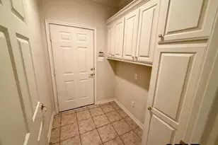 1911 Hollyglen, Tyler, TX 75703 - Photo 8