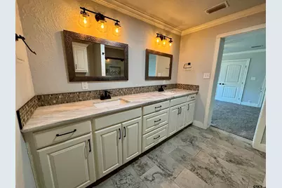 403 E Henderson St, Overton, TX 75684 - Photo 10
