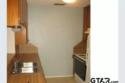 10714 Chickasha, Tyler, TX 75703 - Photo 4