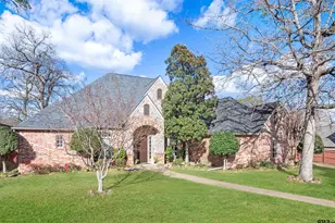 2111 Holly Hill Dr, Tyler, TX 75703 - Photo 2