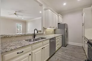 2431 Homestead Ln, Tyler, TX 75701 - Photo 10