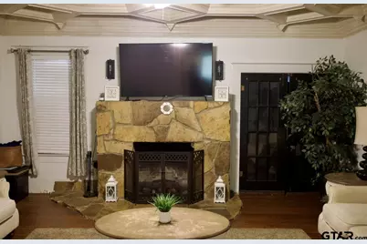 623 Brown St, Jacksonville, TX 75766 - Photo 10