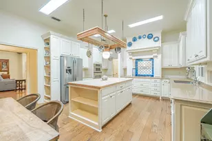 736 Fairmont Dr, Tyler, TX 75701 - Photo 2