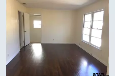 509 N Line, Mineola, TX 75773 - Photo 2