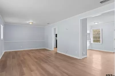 2304 Crestwood, Tyler, TX 75701 - Photo 4