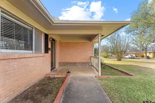 2304 Crestwood, Tyler, TX 75701 - Photo 2