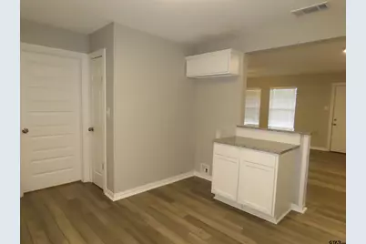 2403 Sherwood, Tyler, TX 75702 - Photo 8