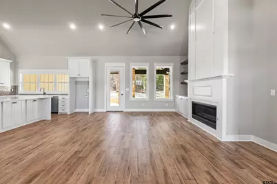 14697 Woodland Creek Dr, Tyler, TX 75706 - Photo 10