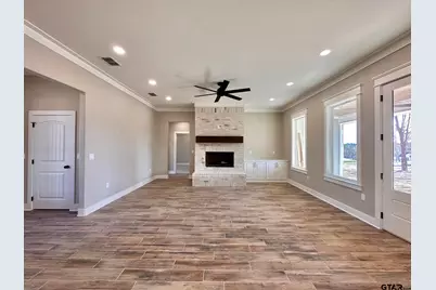 195 Clara Ln, Kilgore, TX 75662 - Photo 8