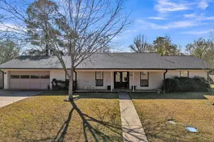 1208 Briarwood Ln, Longview, TX 75604 - Photo 1