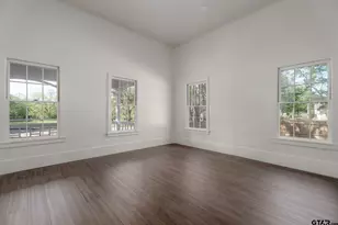 605 E Calvert St, Troup, TX 75789 - Photo 8