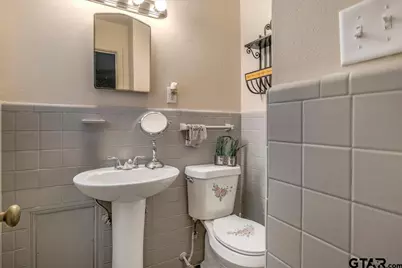 2216 Pleasant Dr, Tyler, TX 75701 - Photo 18