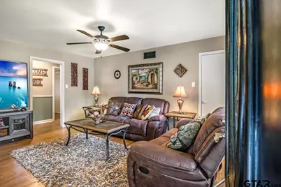 2216 Pleasant Dr, Tyler, TX 75701 - Photo 4