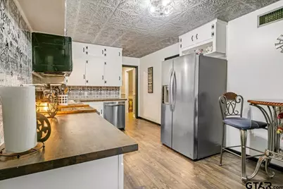 2216 Pleasant Dr, Tyler, TX 75701 - Photo 10