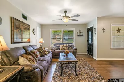 2216 Pleasant Dr, Tyler, TX 75701 - Photo 8