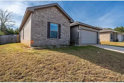 112 Summit Cv, Jacksonville, TX 75766 - Photo 2