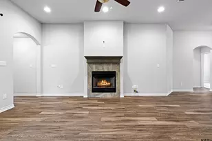 302 Collins Ave, Longview, TX 75605 - Photo 8