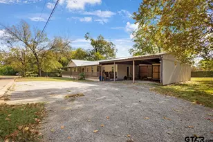 204 W Tarbutton St, Troup, TX 75789 - Photo 1