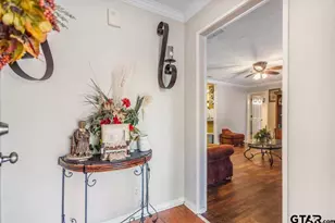 204 W Tarbutton St, Troup, TX 75789 - Photo 4