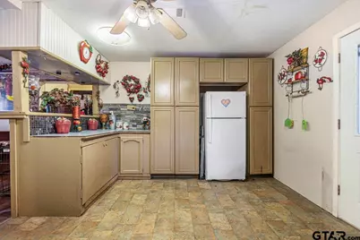 204 W Tarbutton Street, Troup, TX 75789 - Photo 10