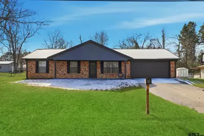 346 Meridian St, Gladewater, TX 75647 - Photo 2