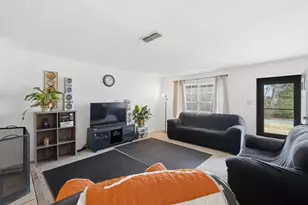 346 Meridian St, Gladewater, TX 75647 - Photo 4