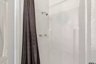 346 Meridian St, Gladewater, TX 75647 - Photo 18