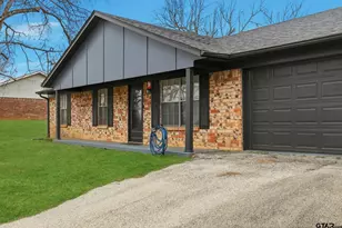 346 Meridian St, Gladewater, TX 75647 - Photo 2