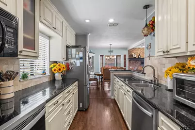 2120 W Lake, Gladewater, TX 75647 - Photo 14