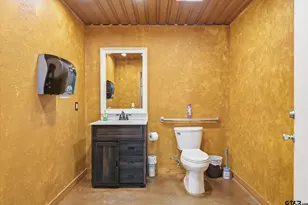 300 Quail St, Van, TX 75790 - Photo 10