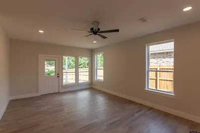 16230 Crossing Cir, Lindale, TX 75771 - Photo 6