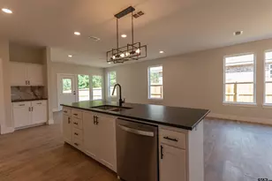 16230 Crossing Cir, Lindale, TX 75771 - Photo 10