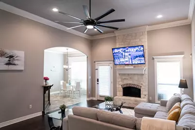 7352 Kingsport Ln, Tyler, TX 75703 - Photo 2