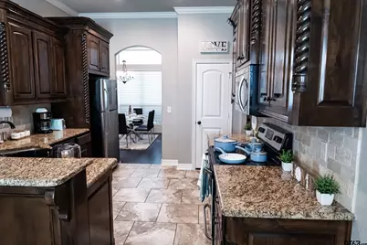 7352 Kingsport Ln, Tyler, TX 75703 - Photo 14