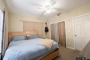 915 Lindsey Ln, Tyler, TX 75701 - Photo 16