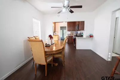 915 Lindsey Ln, Tyler, TX 75701 - Photo 8
