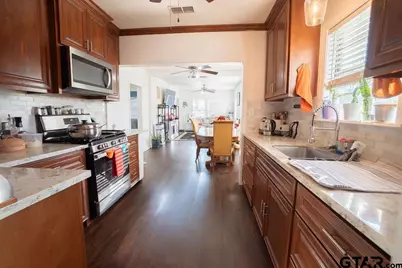 915 Lindsey Ln, Tyler, TX 75701 - Photo 12